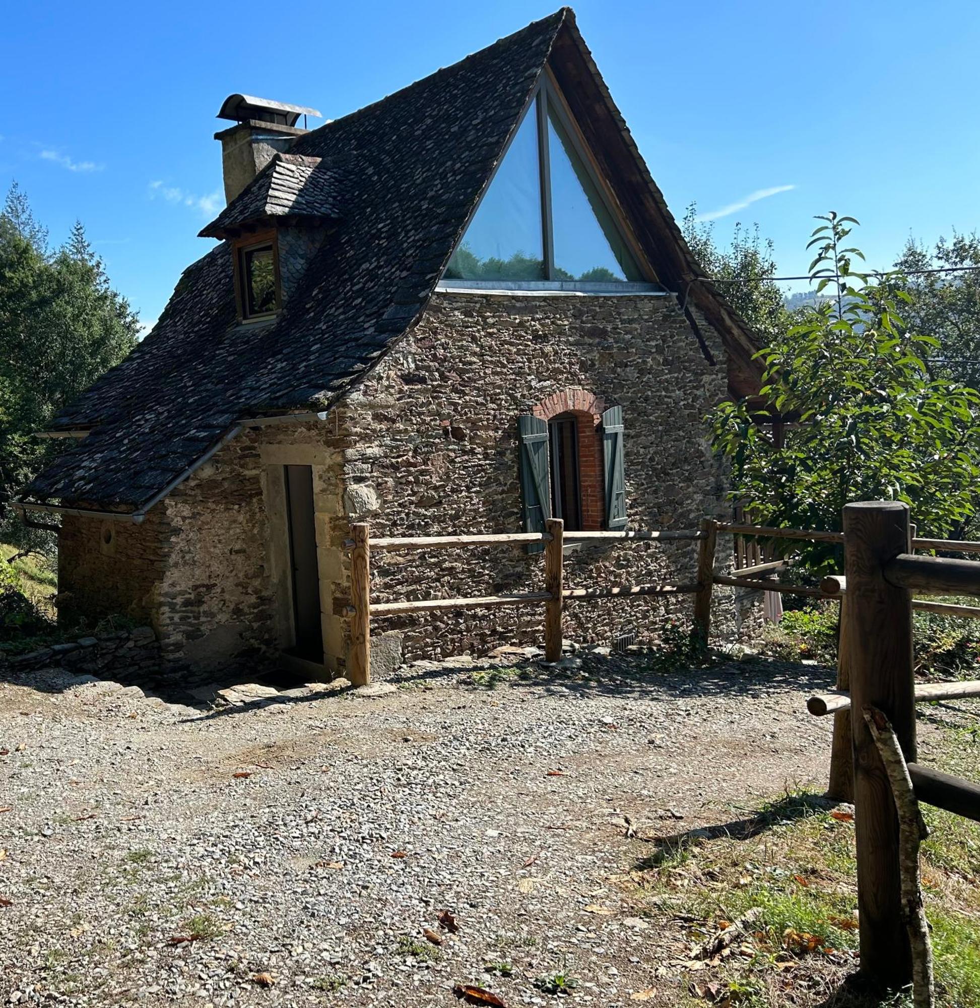 Maison D'helene Holiday home Cassaniouze